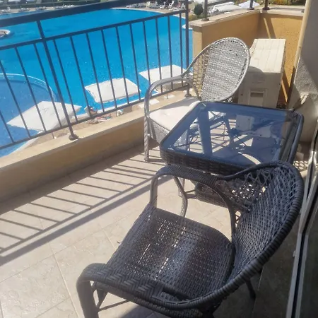 Charming At The Seaside Apartamento Aheloy
