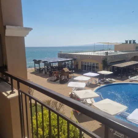 Charming At The Seaside Apartament Aheloy