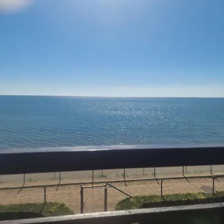 Charming At The Seaside 公寓