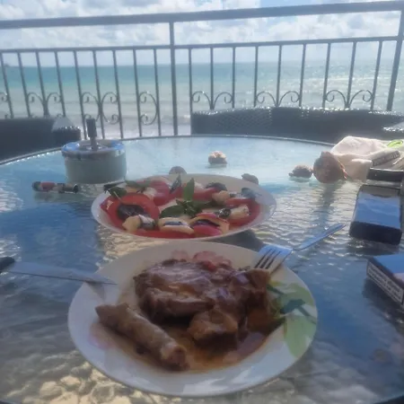 Charming At The Seaside Apartament *