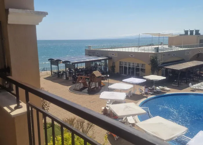 Charming At The Seaside Apartamento Aheloy