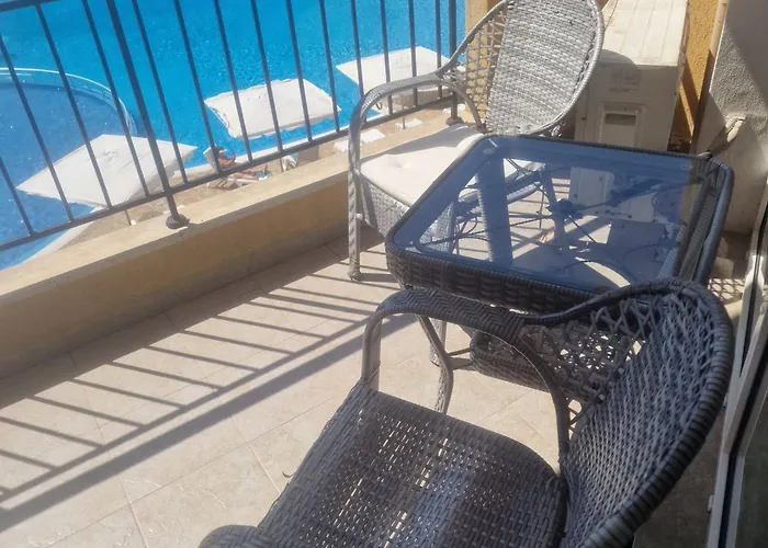 Charming At The Seaside 公寓 阿赫洛伊